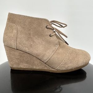 TOMS | Kala Desert Wedge Suede Ankle Boot Women's Size 9 Beige 741115 EUC